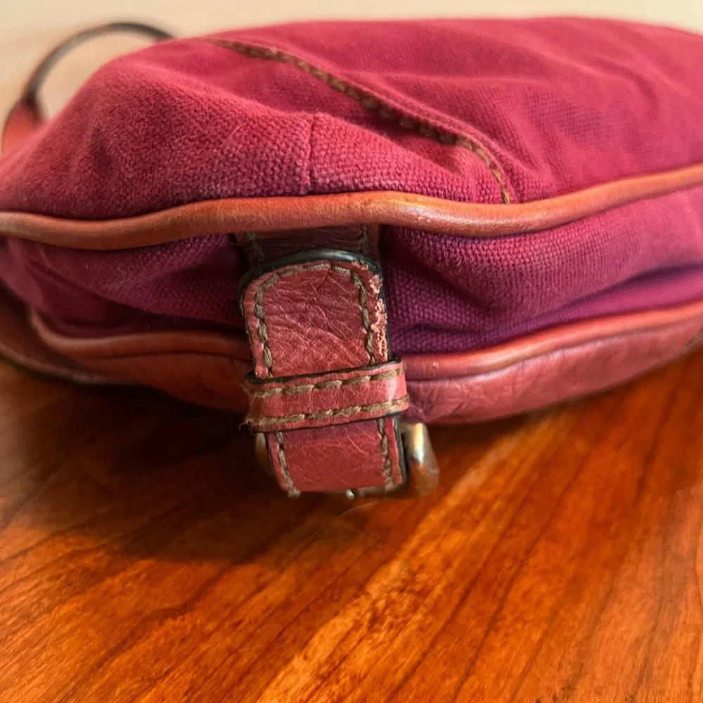 Fossil cranberry crossbody Leather Shoulder Bag with dual straps several pockets